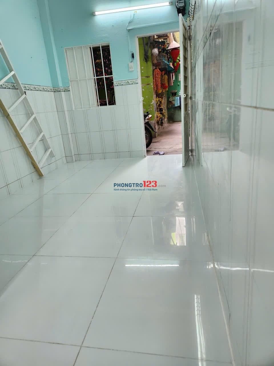 Chính chủ cho thuê nhà 28m2.Giá : 3tr7₫/tháng. Máy lạnh. Tân Hòa Đông P14. LH 0918410614. 1