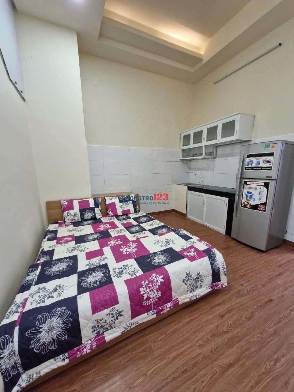 CHO THUÊ CĂN HỘ FULL NỘI THẤT, CÓ CỬA TRỜI VÀ SÂN SAU, Ở NGAY