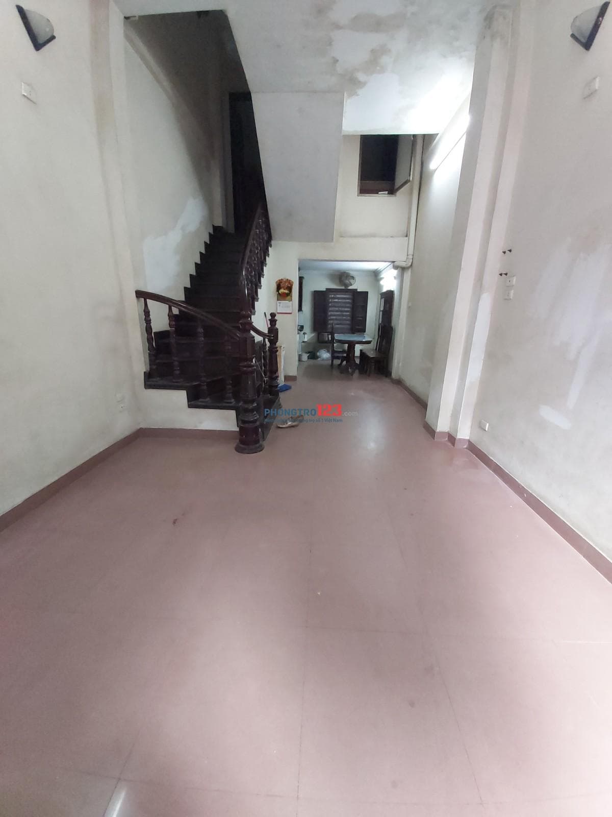 Cho thuê phòng ở nhà riêng 3,5 tầng, giá 2,4 tr/th, ngõ 254D Minh Khai, Hà Nội